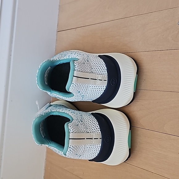 PETER MILLAR NWT sneakers size 5.5 NWT Hyperlight Apollo, turquoise, foam insole - Picture 4 of 16